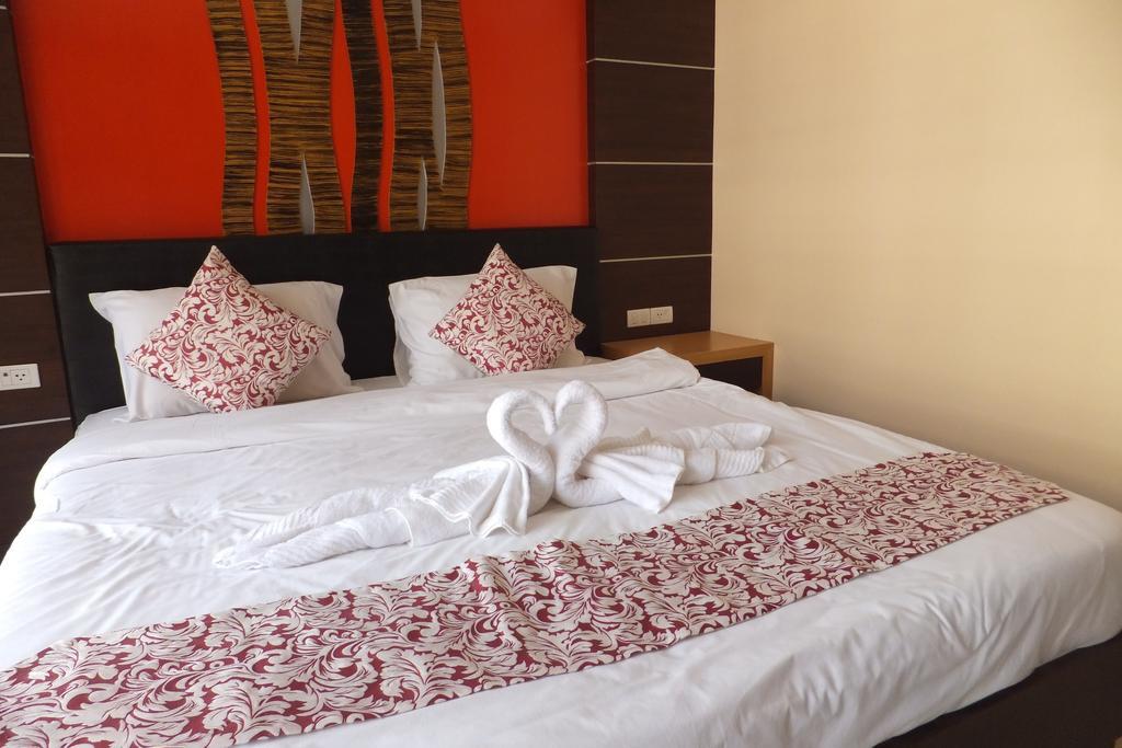 Dengba Phuket Hostel