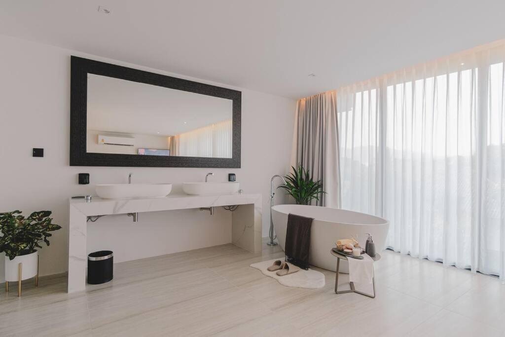 Elwood Phuket By Monthstayz Thailand Ban Saiyuan