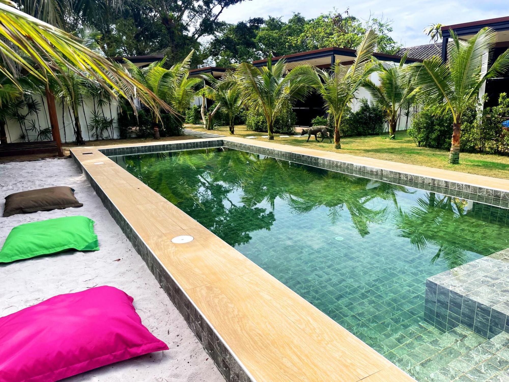 Aqua Boutique & Pool