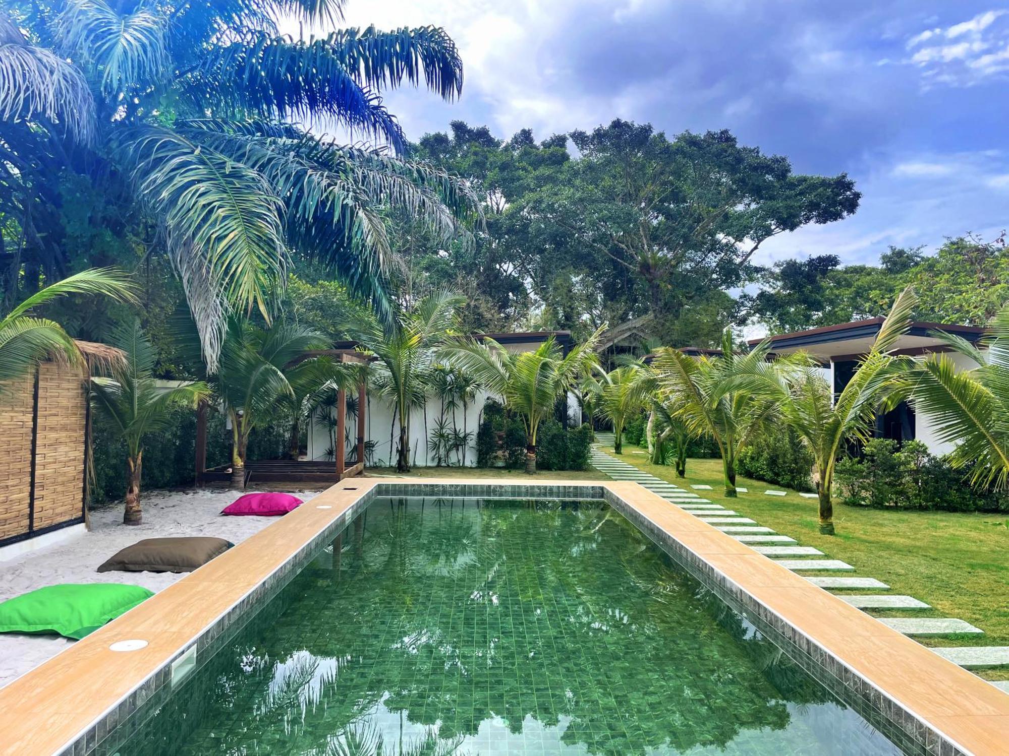 Aqua Boutique & Pool