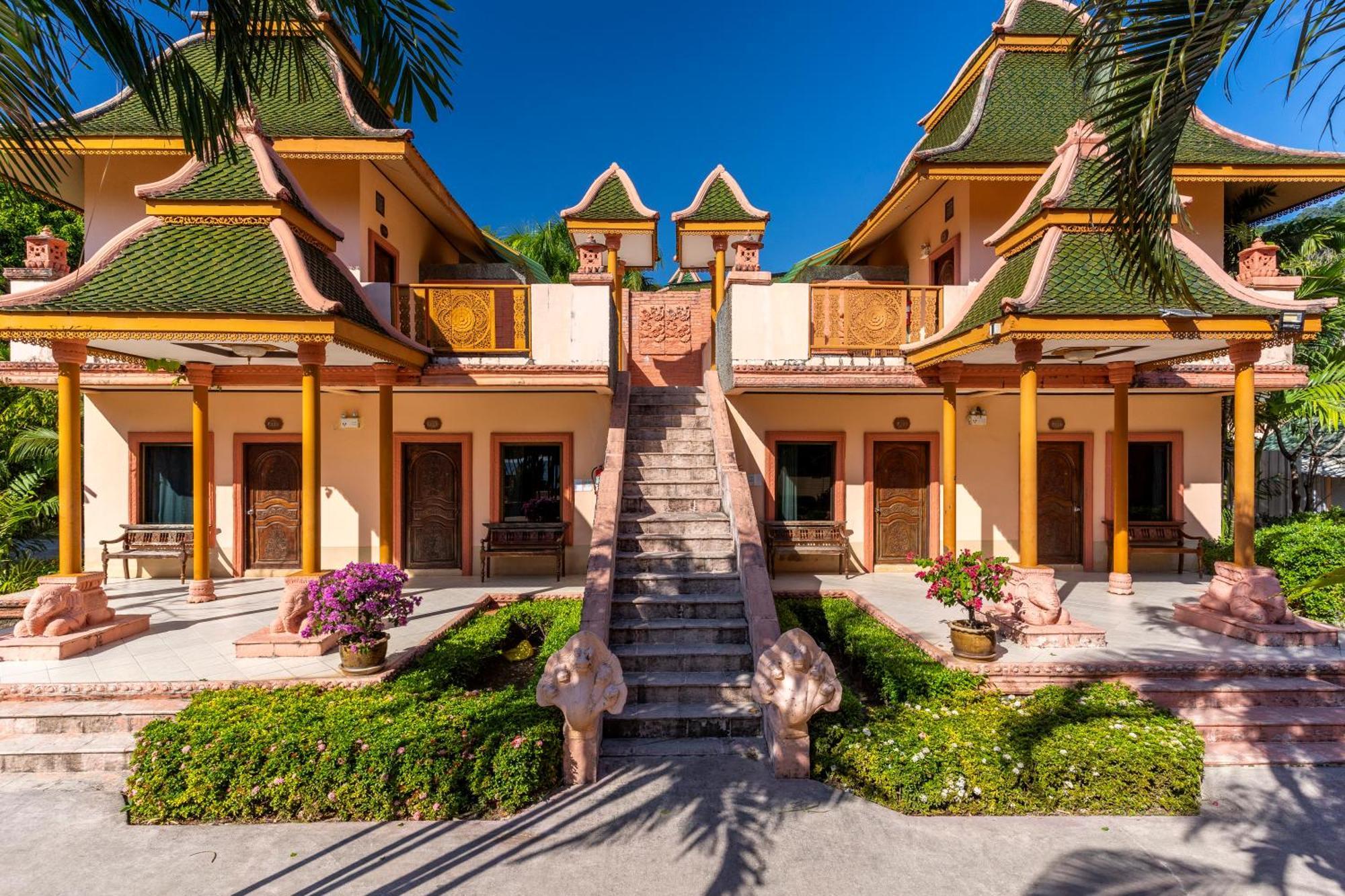 Coconut Resort, 3*