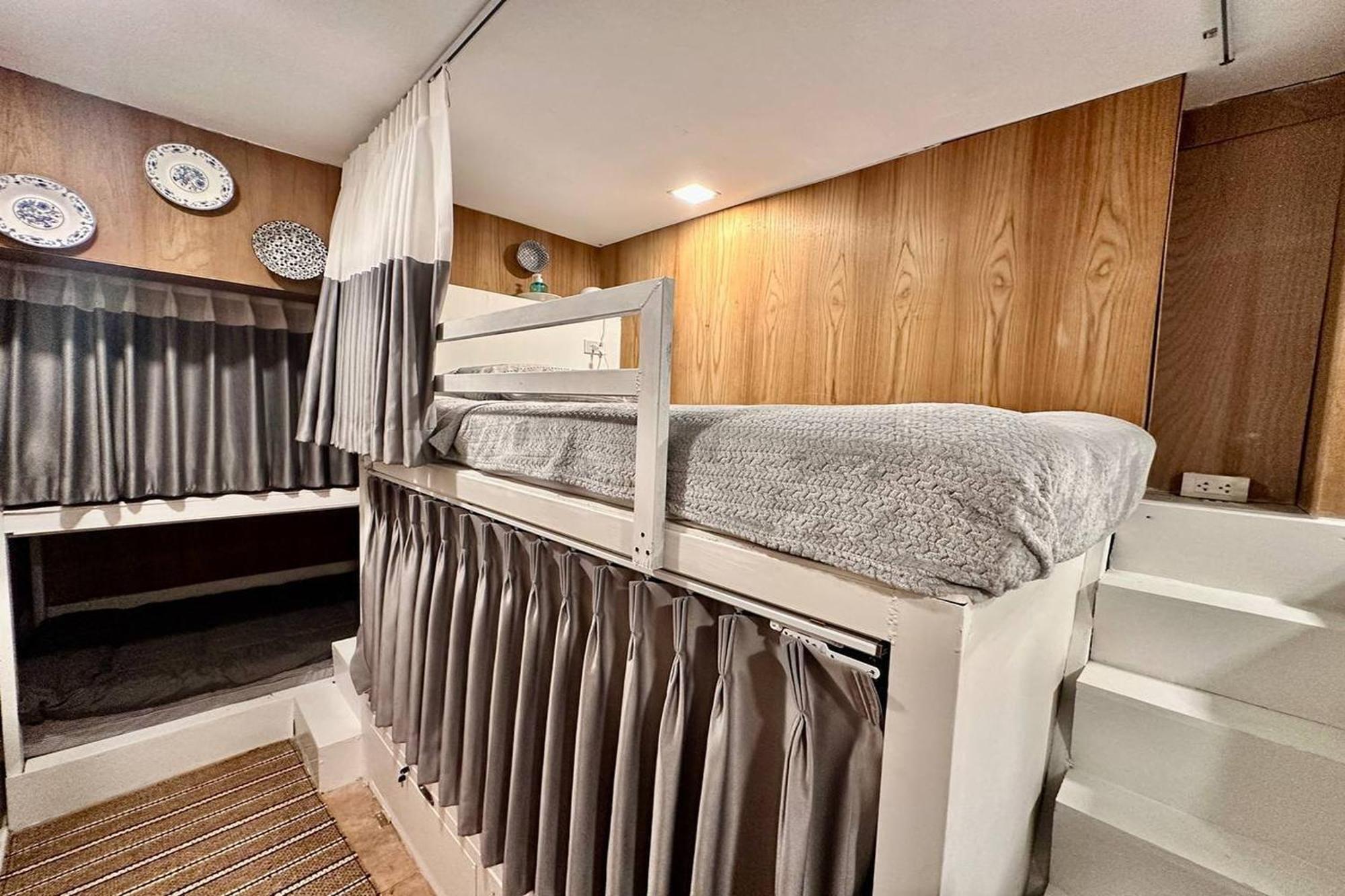 Blu Ari Stylish Gay Poshtel * Banguecoque