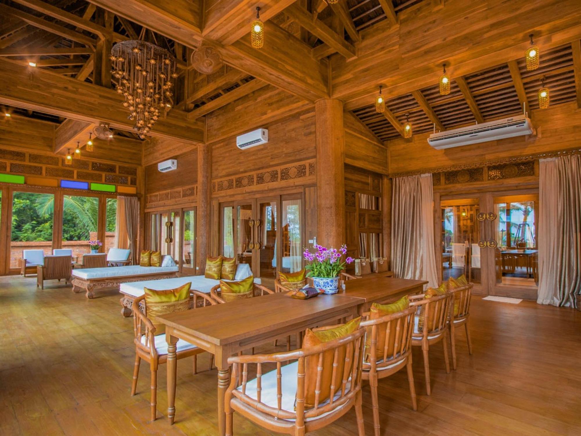 Santhiya Phuket & 5*