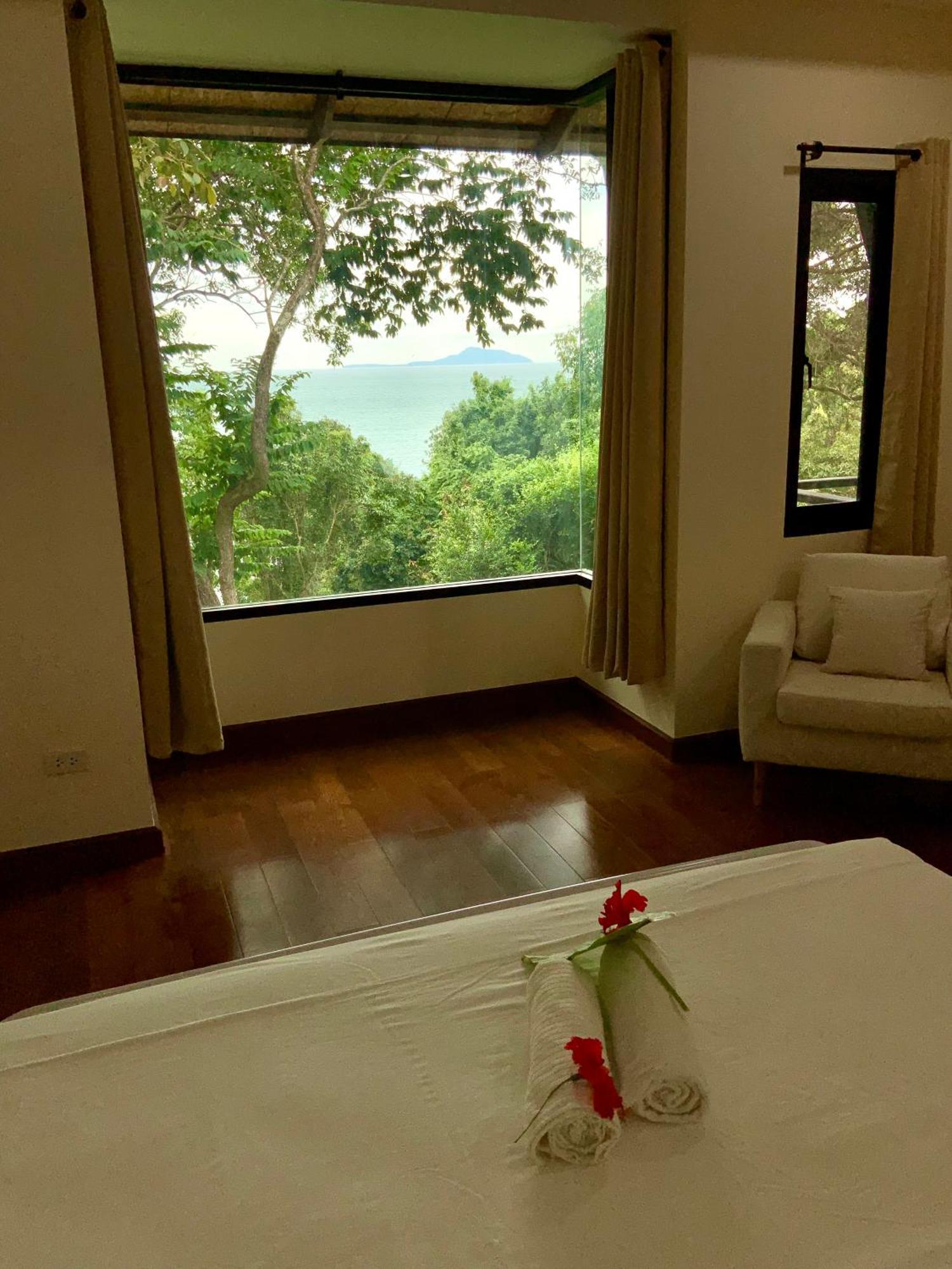 Villa Beachfront In Rawai Phuket