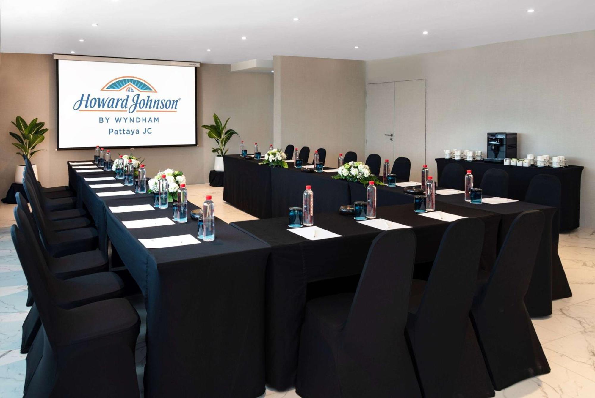 Hotel Howard Johnson By Wyndham Pattaya Jc Na Chom Thian