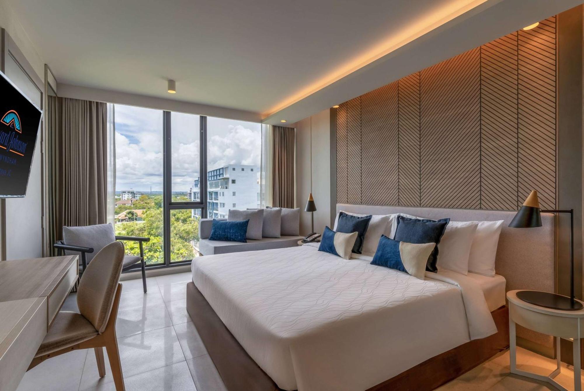 Hotel Howard Johnson By Wyndham Pattaya Jc