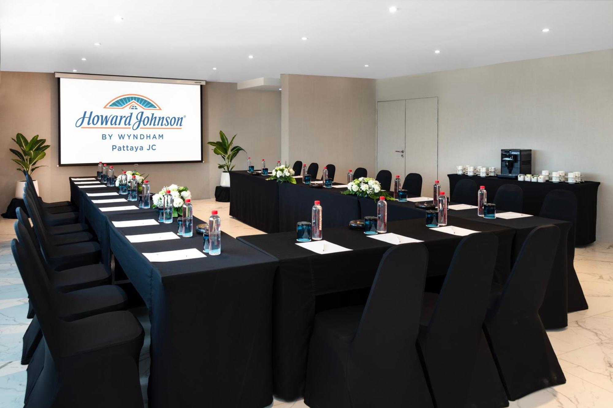 Hotel Howard Johnson By Wyndham Pattaya Jc 5*