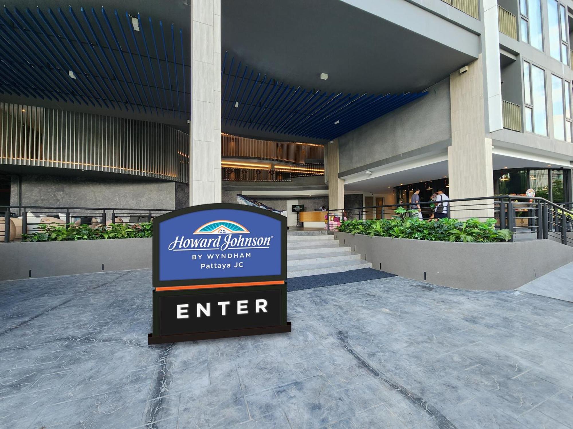 Hotel Howard Johnson By Wyndham Pattaya Jc 5*