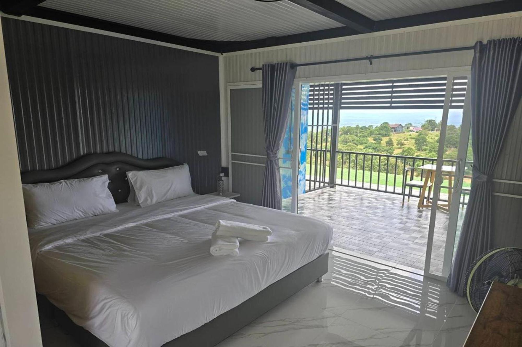 Ice Hill Hotel 2*