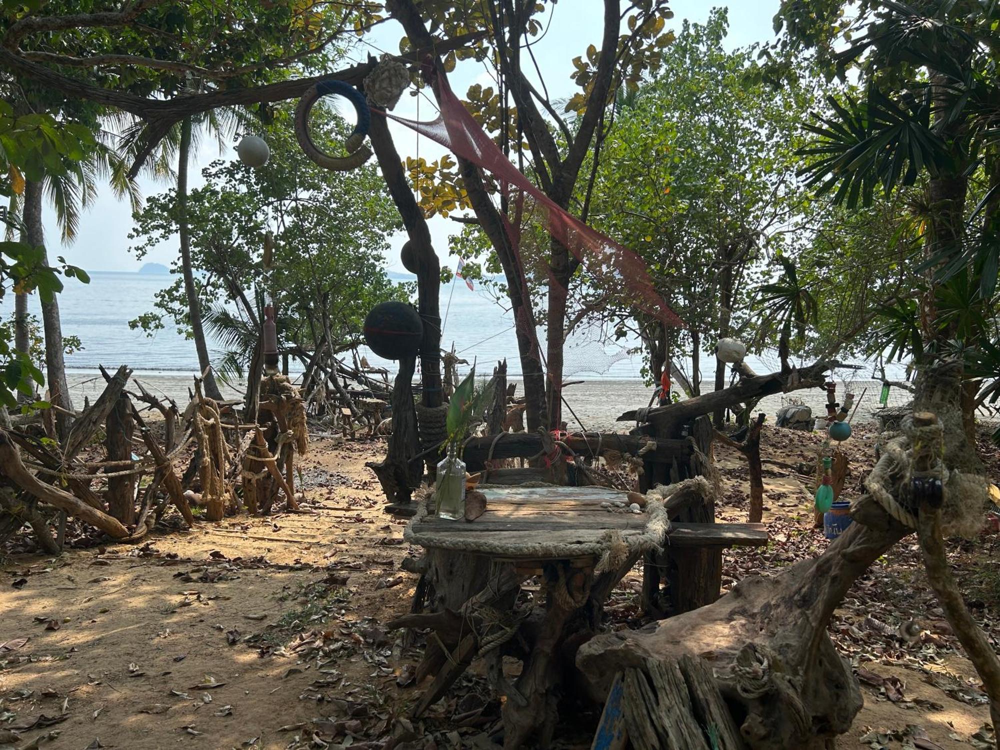 Eternal Forest Bar&bungalow Lodge Koh Chang Ranong