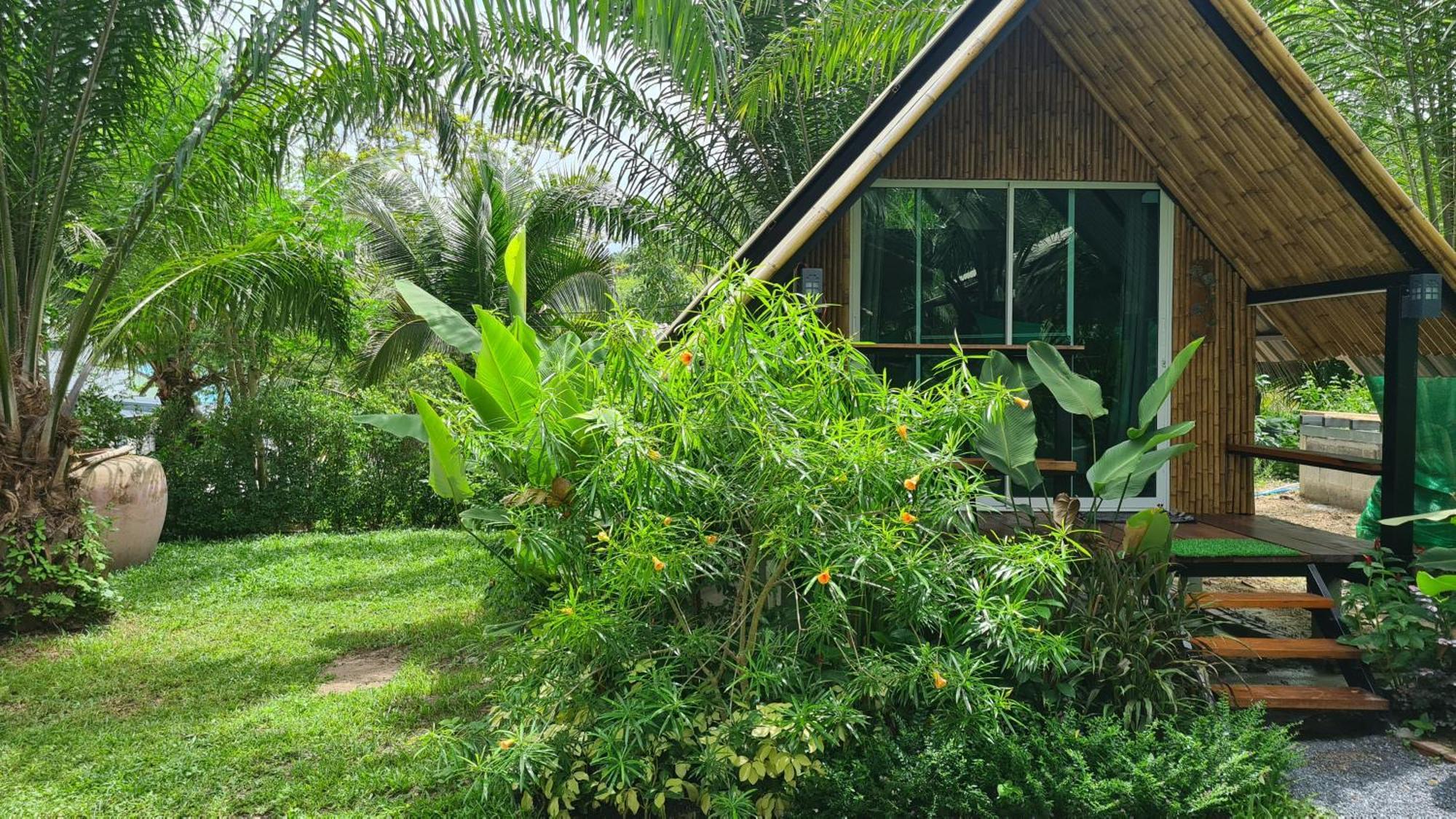 Tee In The Jungle