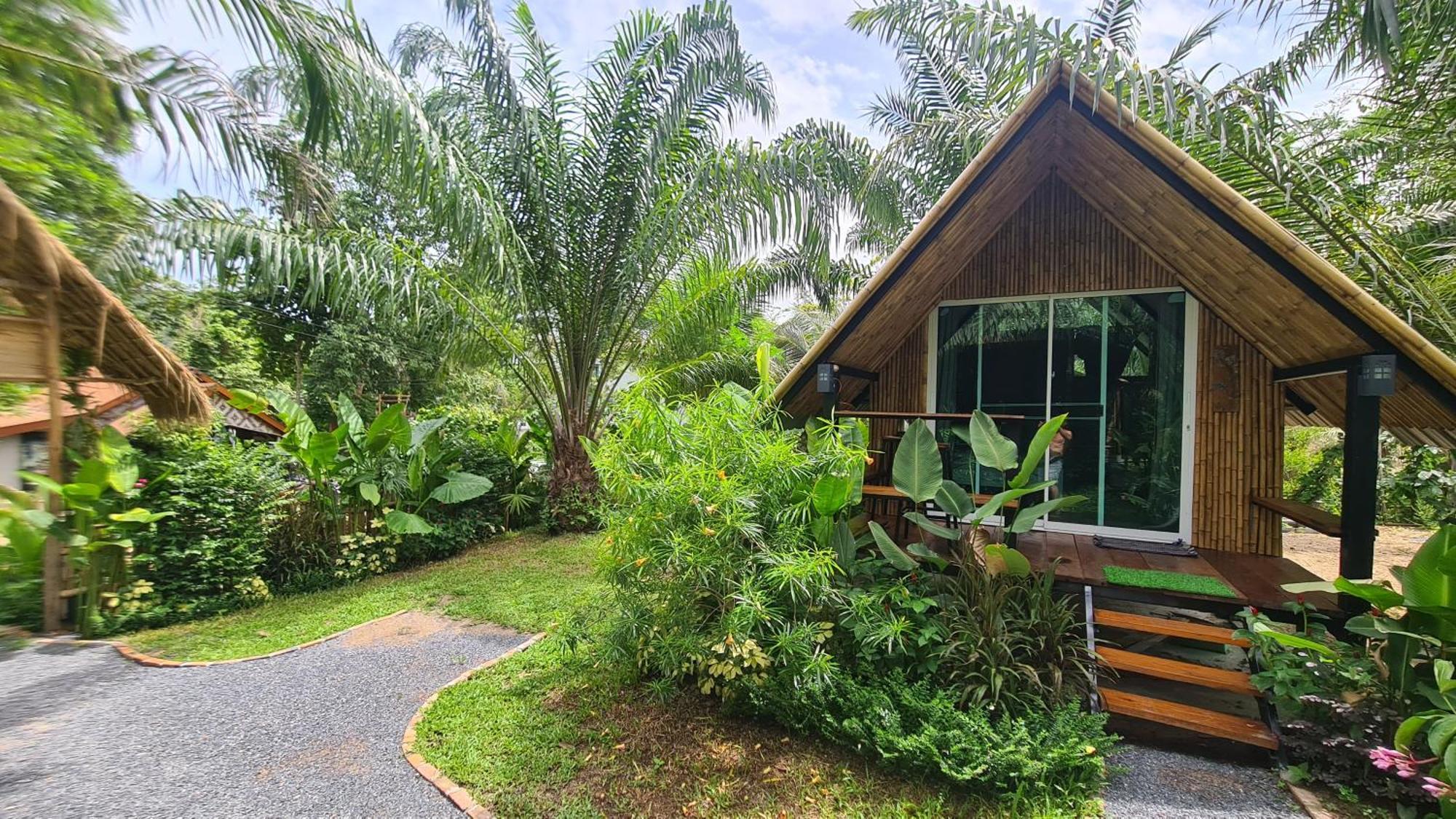 Tee In The Jungle Hotel
