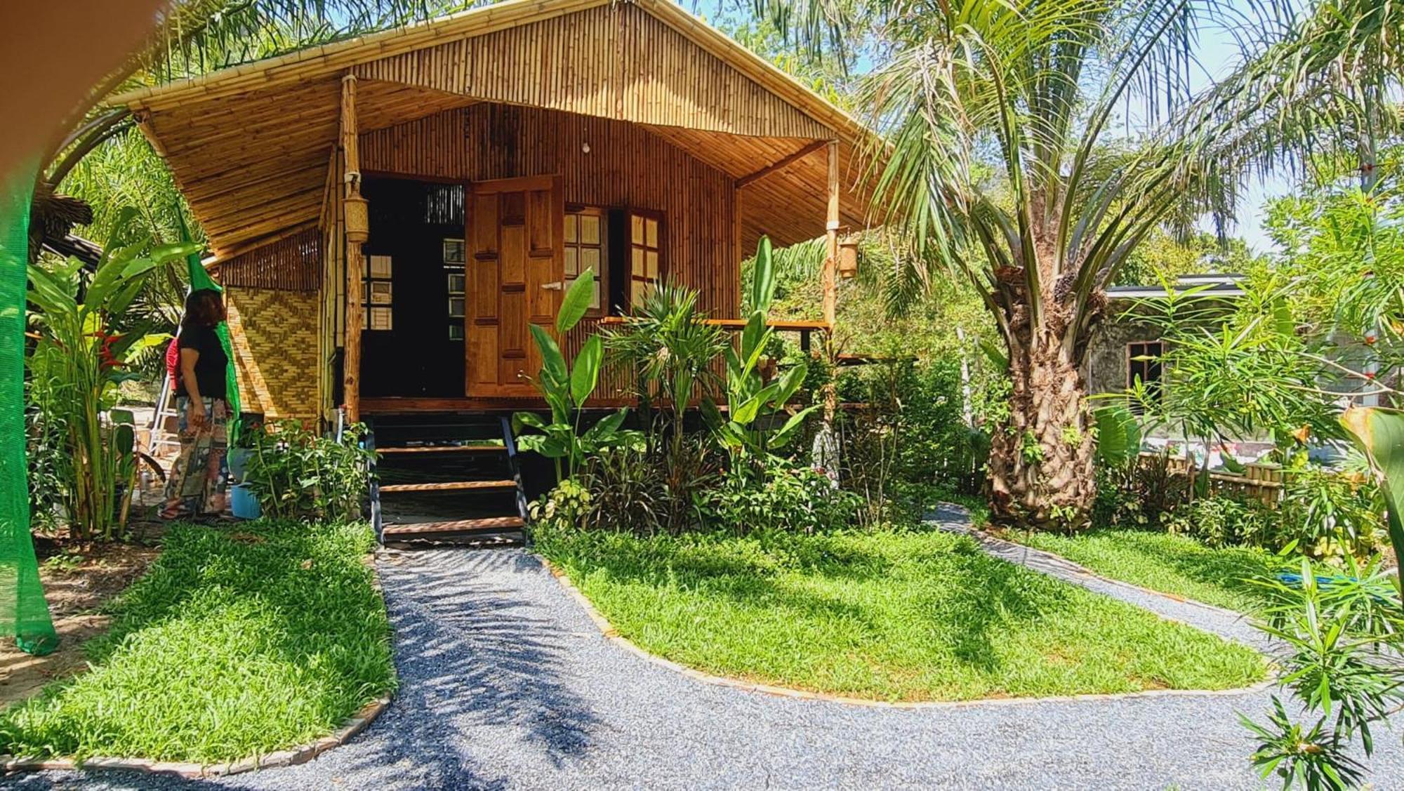 Tee In The Jungle Hotel *