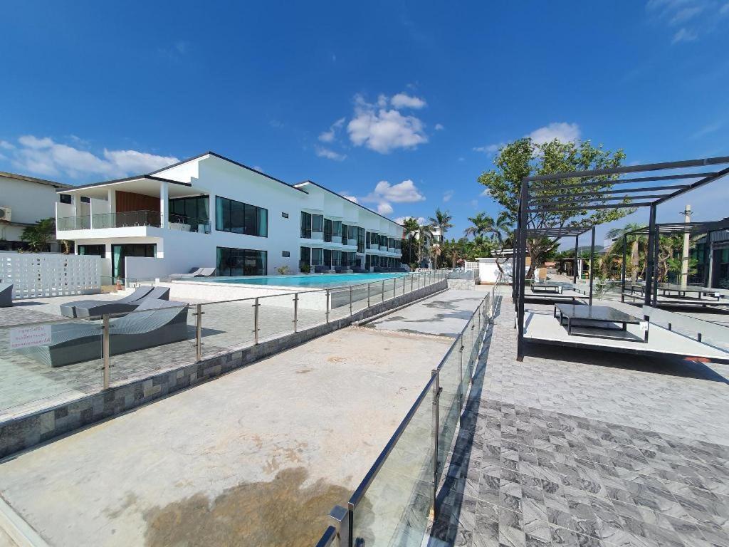 Rattana Pura Resort 3*