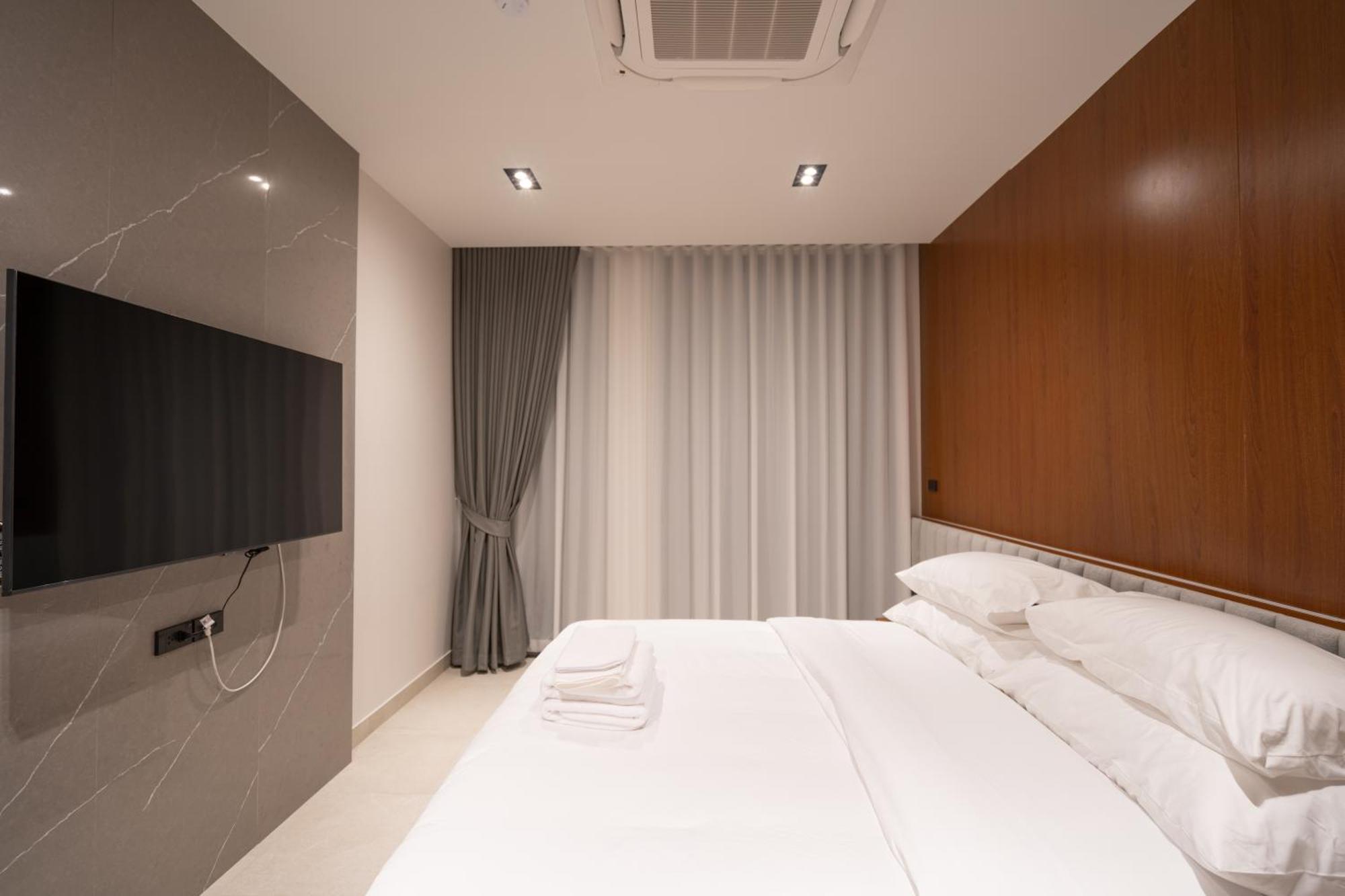 Astral Huahin-kuiburi Villa *