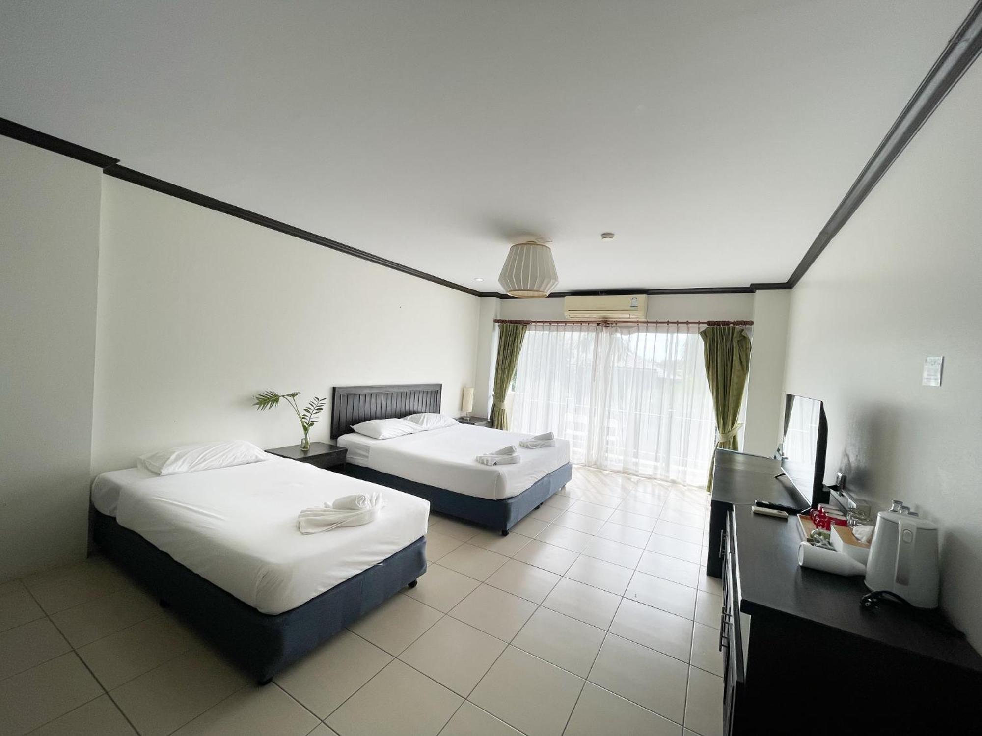 Ben's House Aparthotel 2*