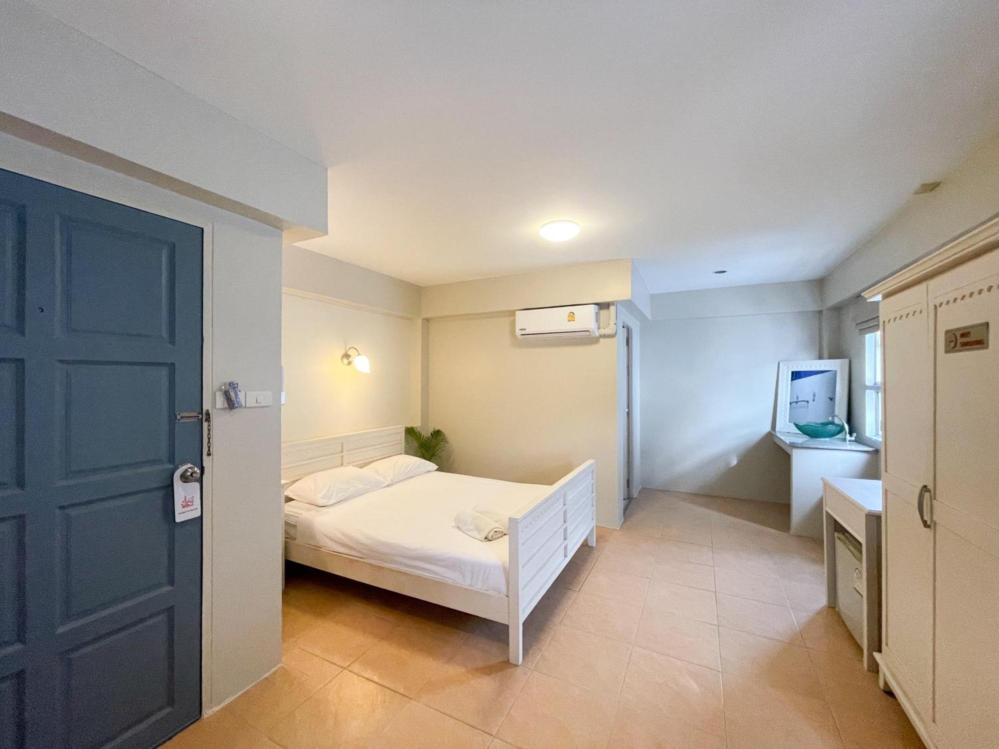 Ben's House Aparthotel 2*
