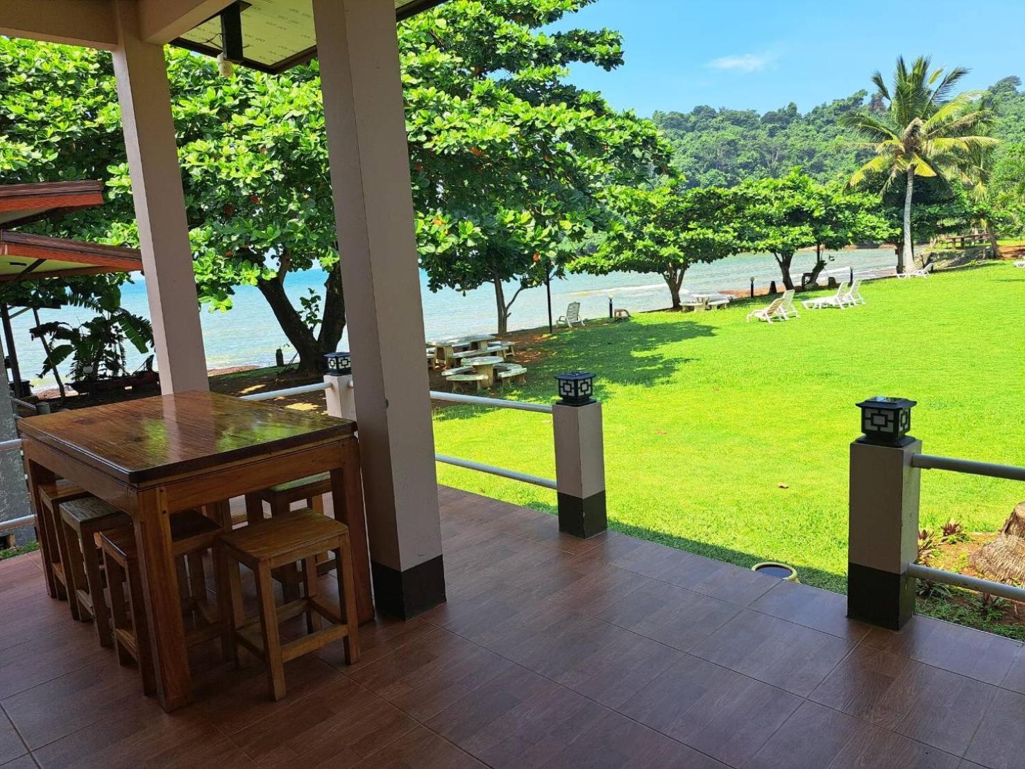 Lomtalay Trat Resort Laem Ngop
