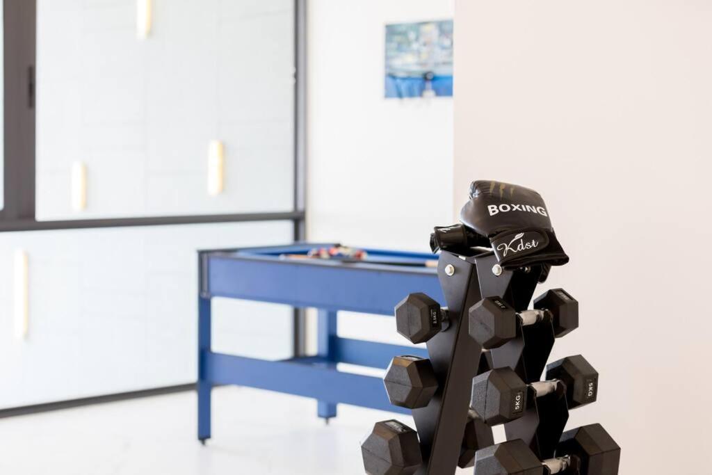 Massive 4 Bedroom With Cinema And Gym *