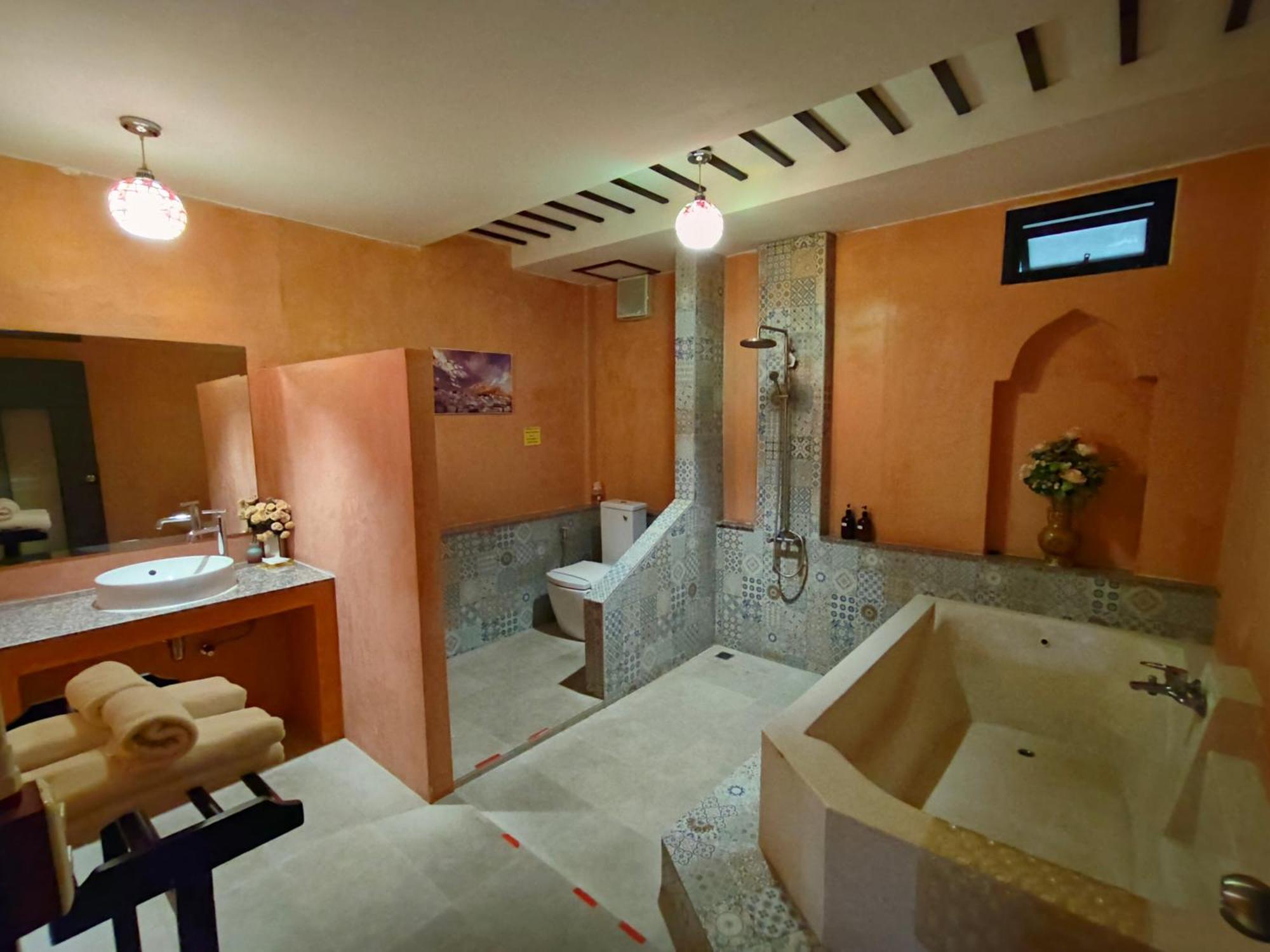 Hotel Retro Box 3*