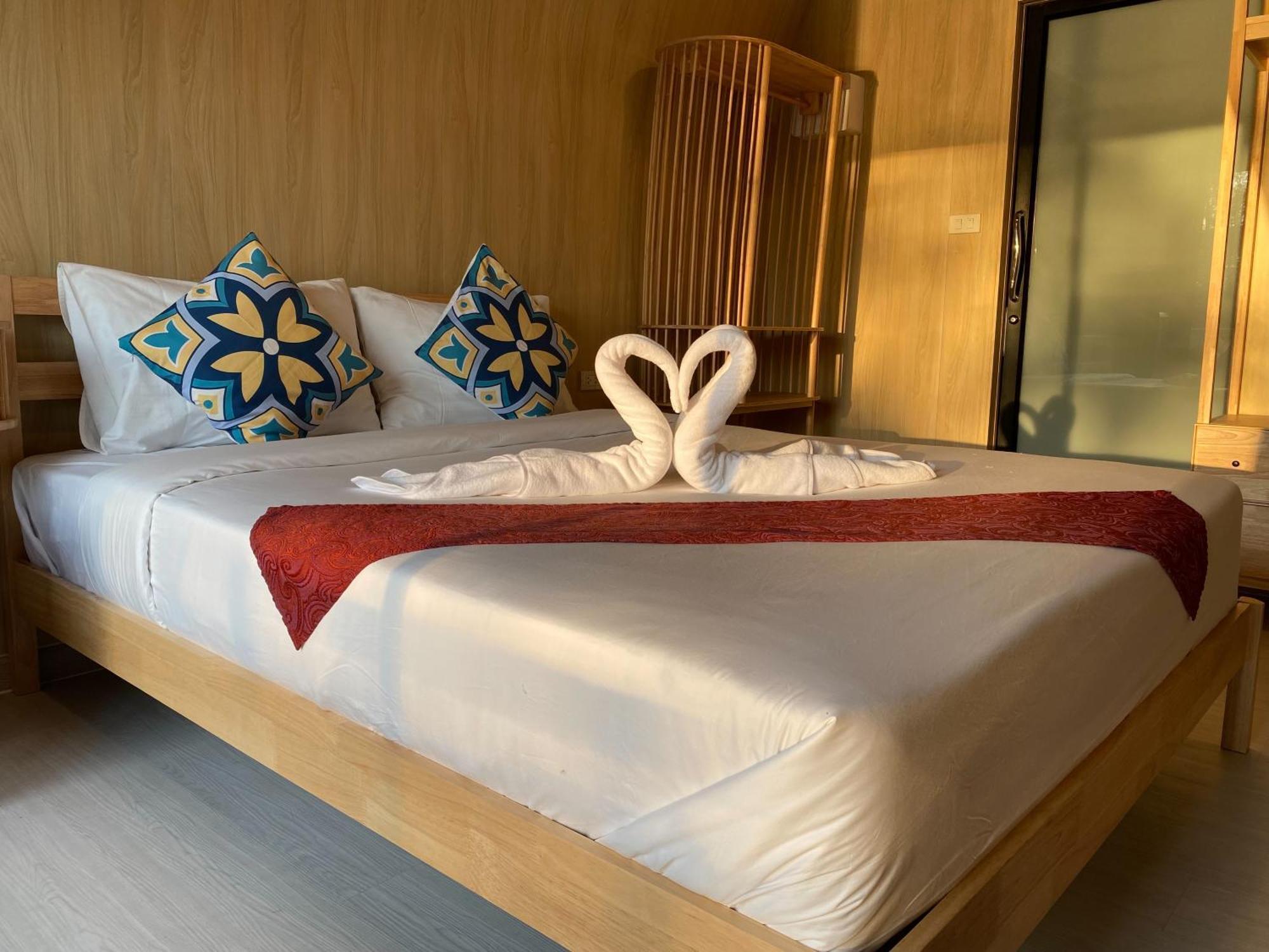 Resort รตะธารา รีสอร์ท Ratathara Resort