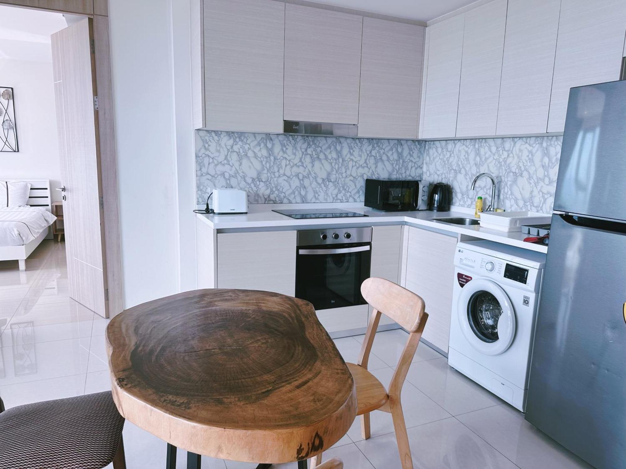 Apartment Riviera By Daisy Pattaya 2