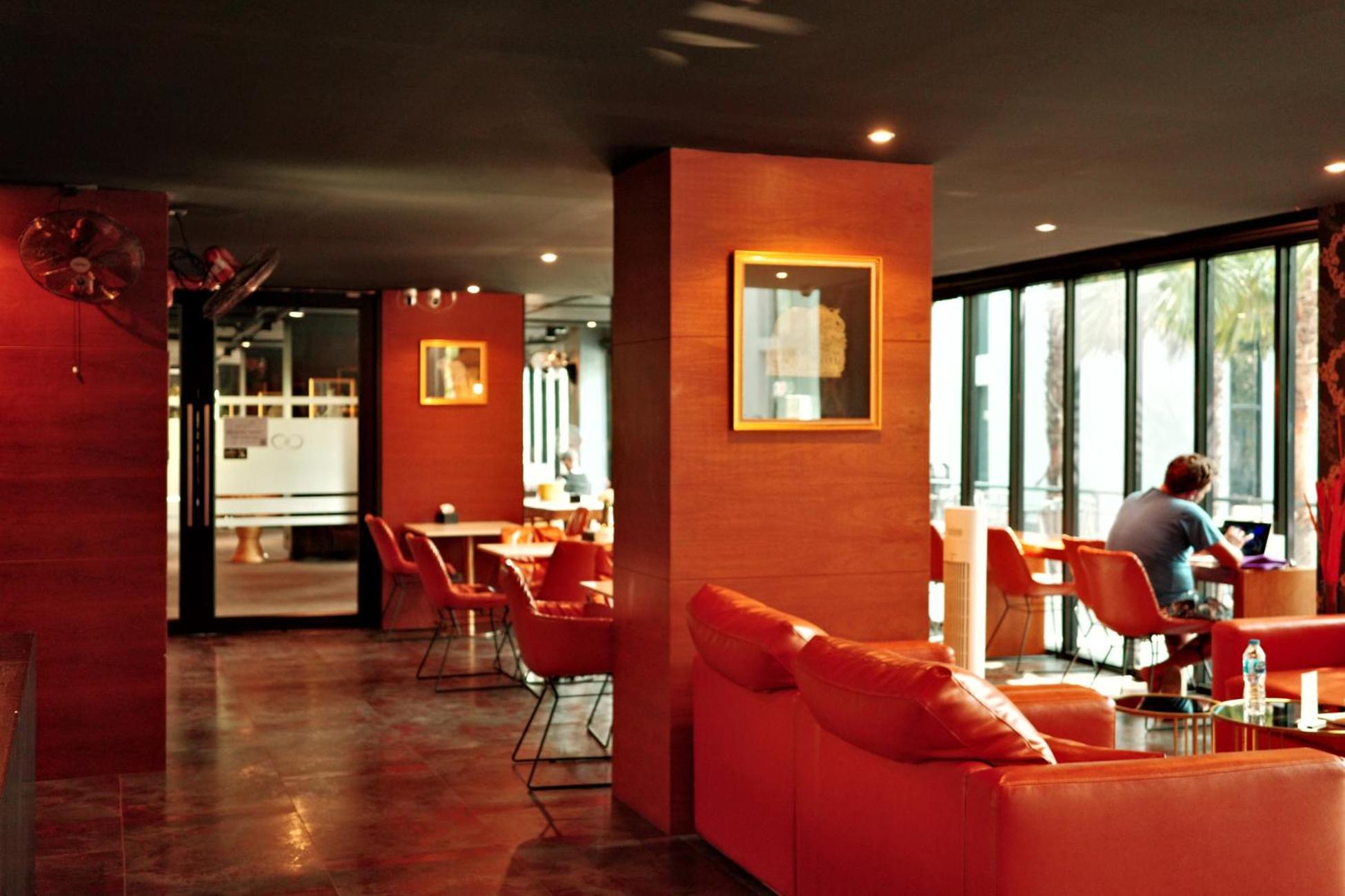 Sabay N103 With Pool View In Citygate *