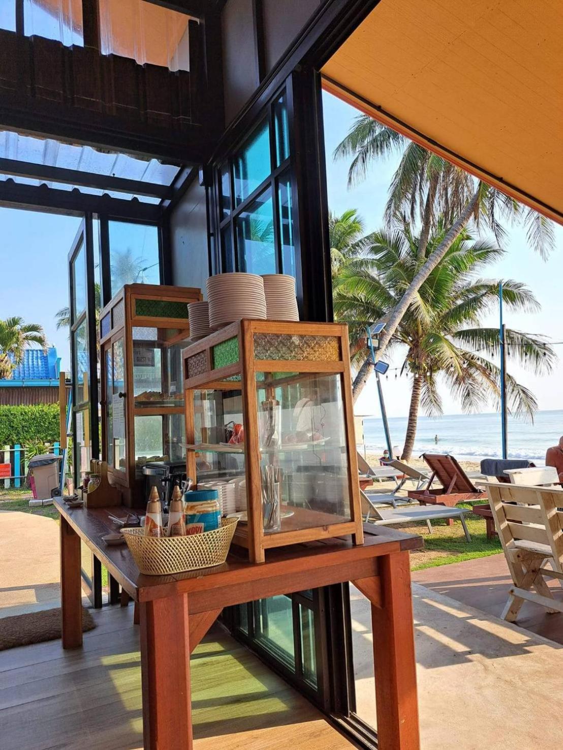 Talay Sai @ Thung Wua Laen Hotel Pathiu