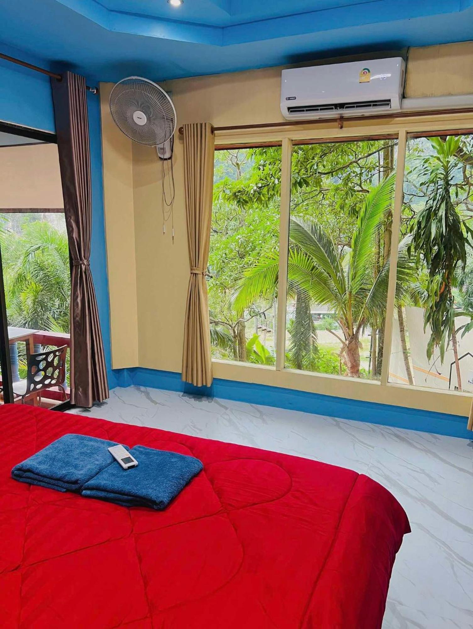 Mom Boutique Hotel 3*