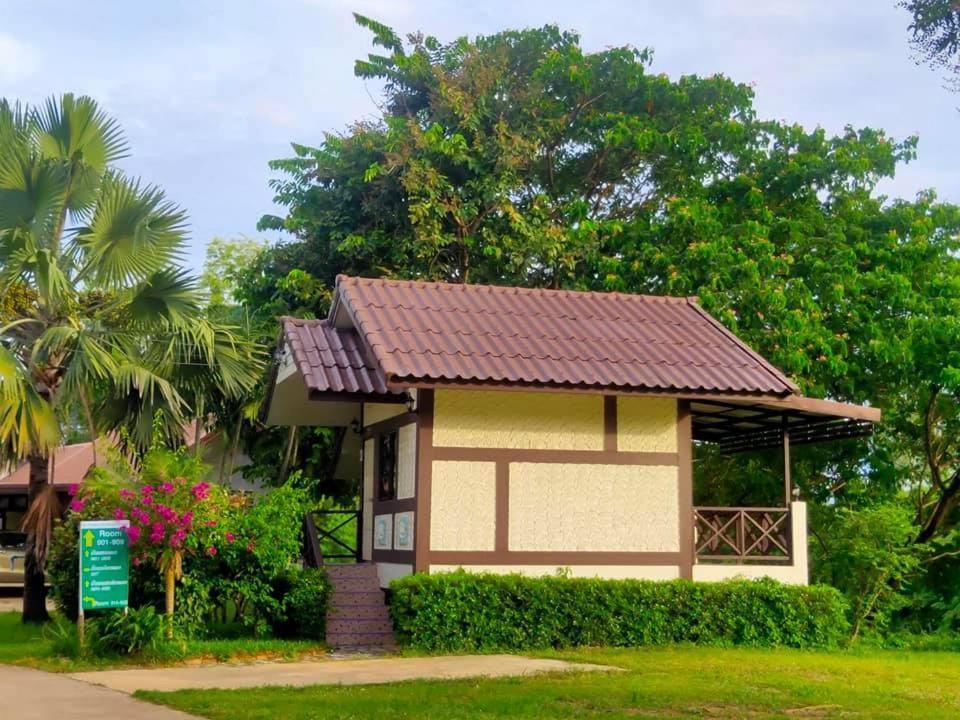 Rs Phong Riverside Resort