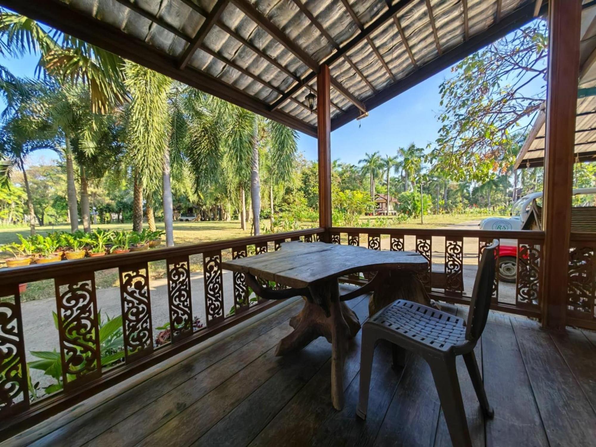 Rs Phong Riverside Resort *