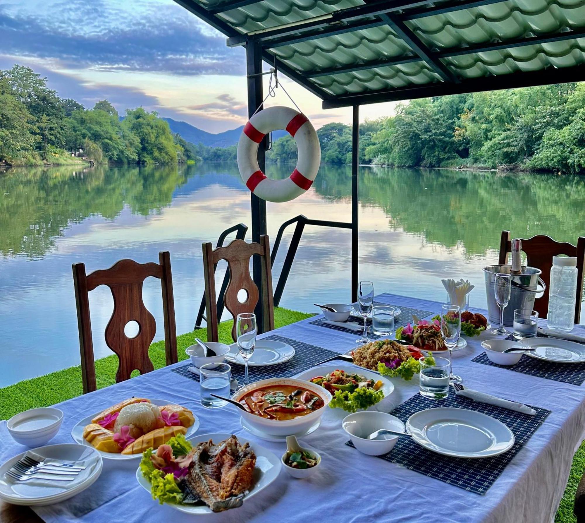 Villa The Parrot Kanchanaburi