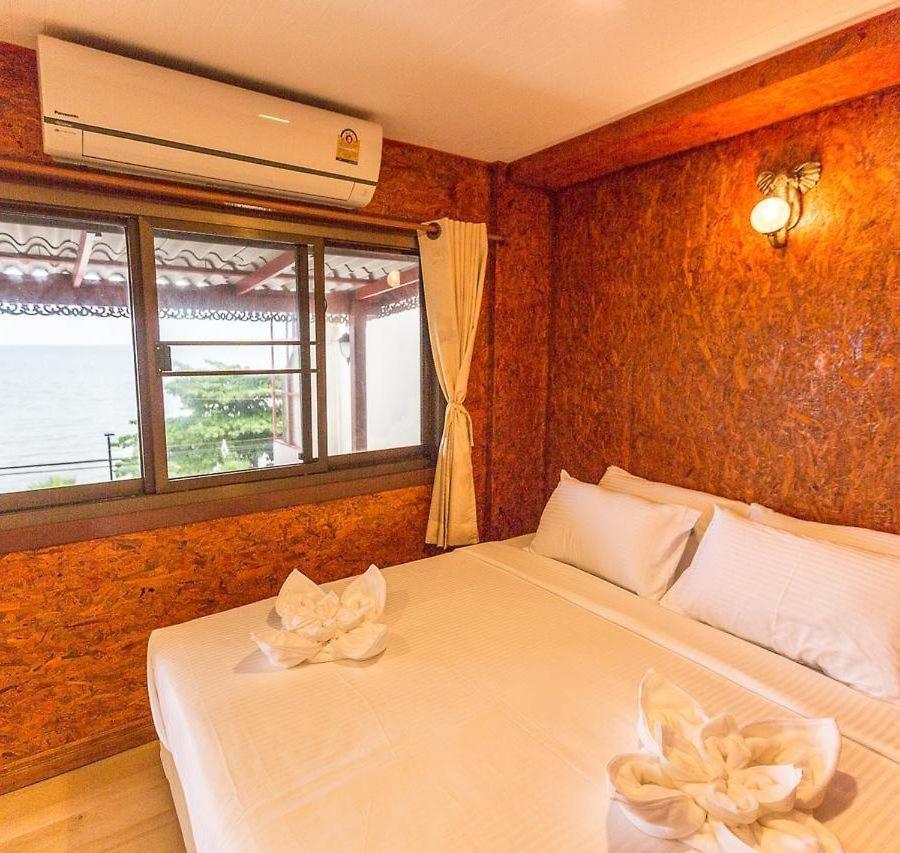 Marina Hotel 2*