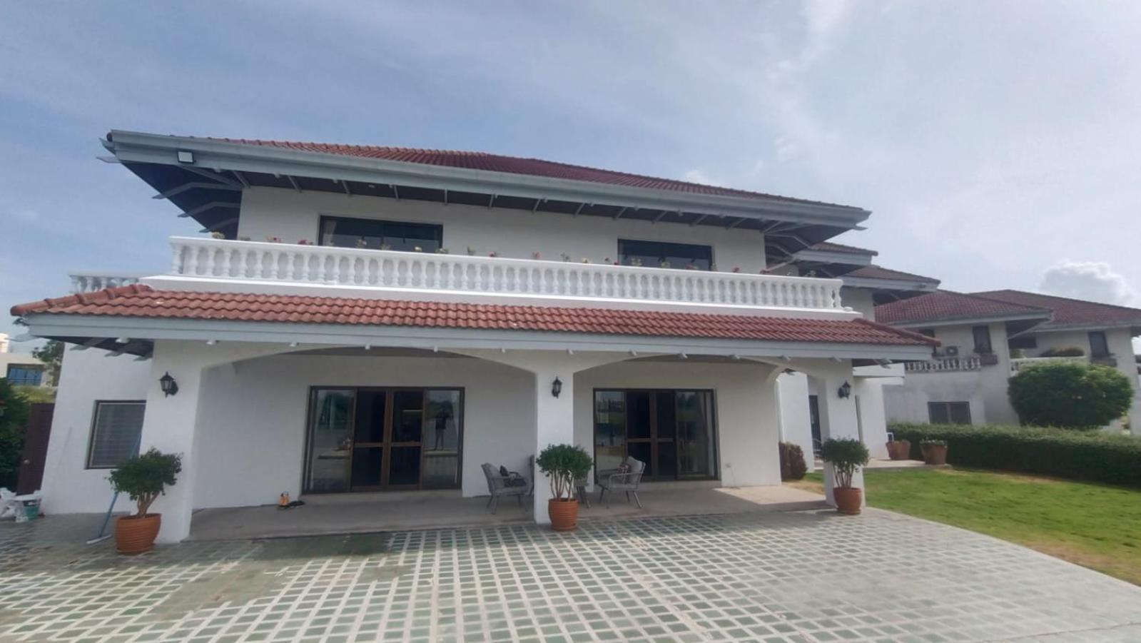 Homestay Waterfront Golf Bang Pakong *