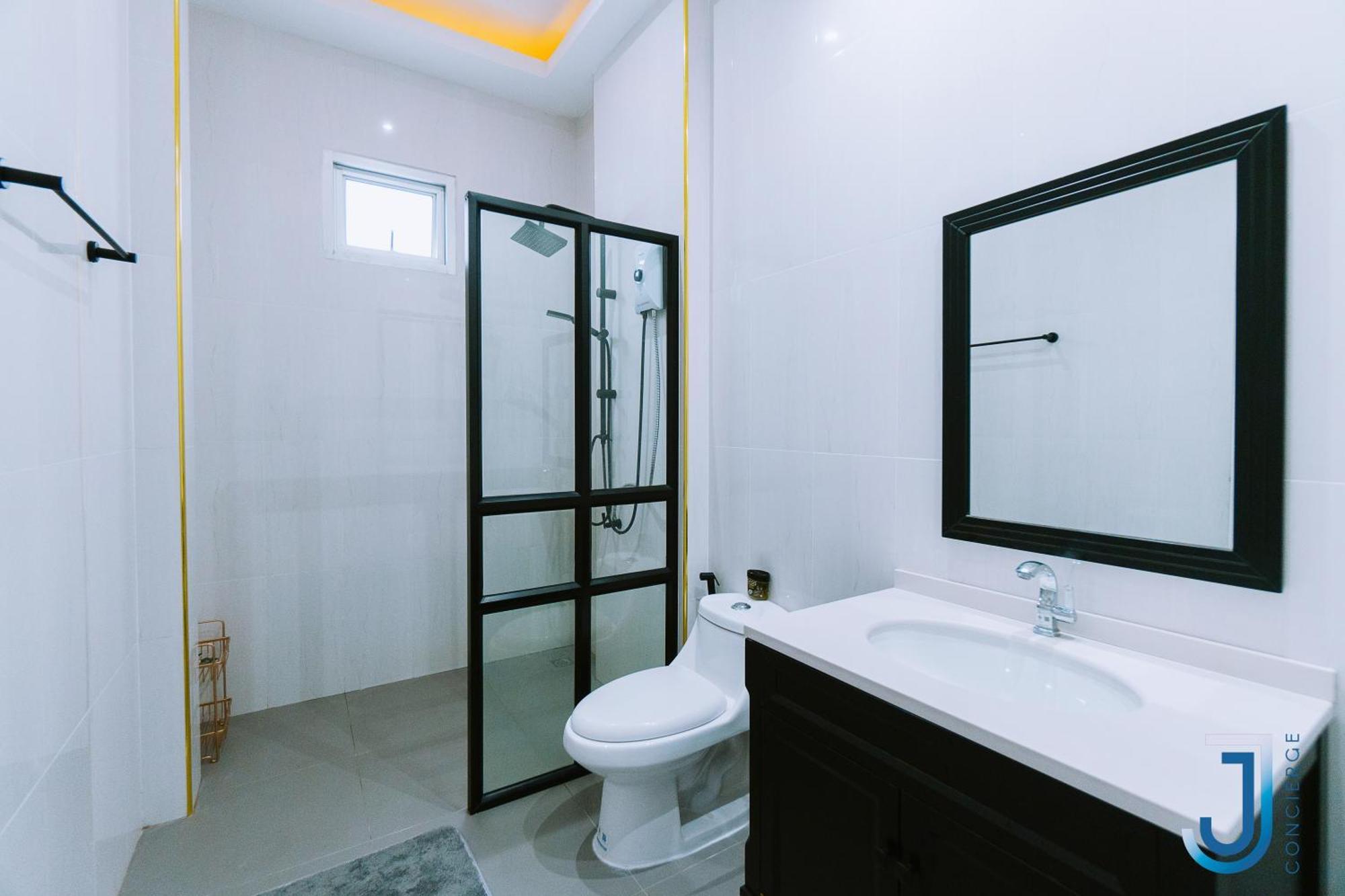 Oasis Moderne A Pattaya Avec Piscine , 3 , Calme