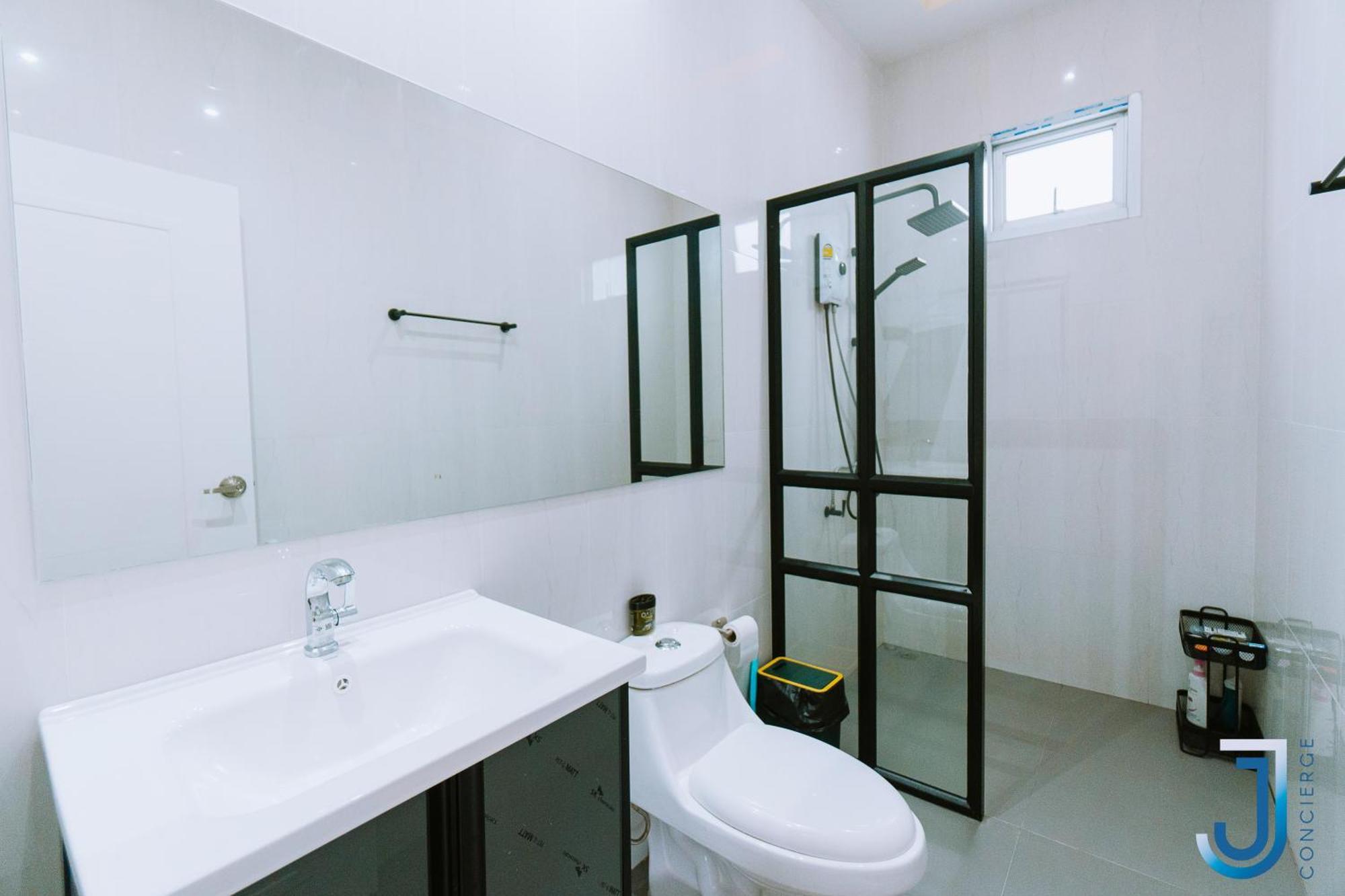 Oasis Moderne A Pattaya Avec Piscine , 3 , Calme *