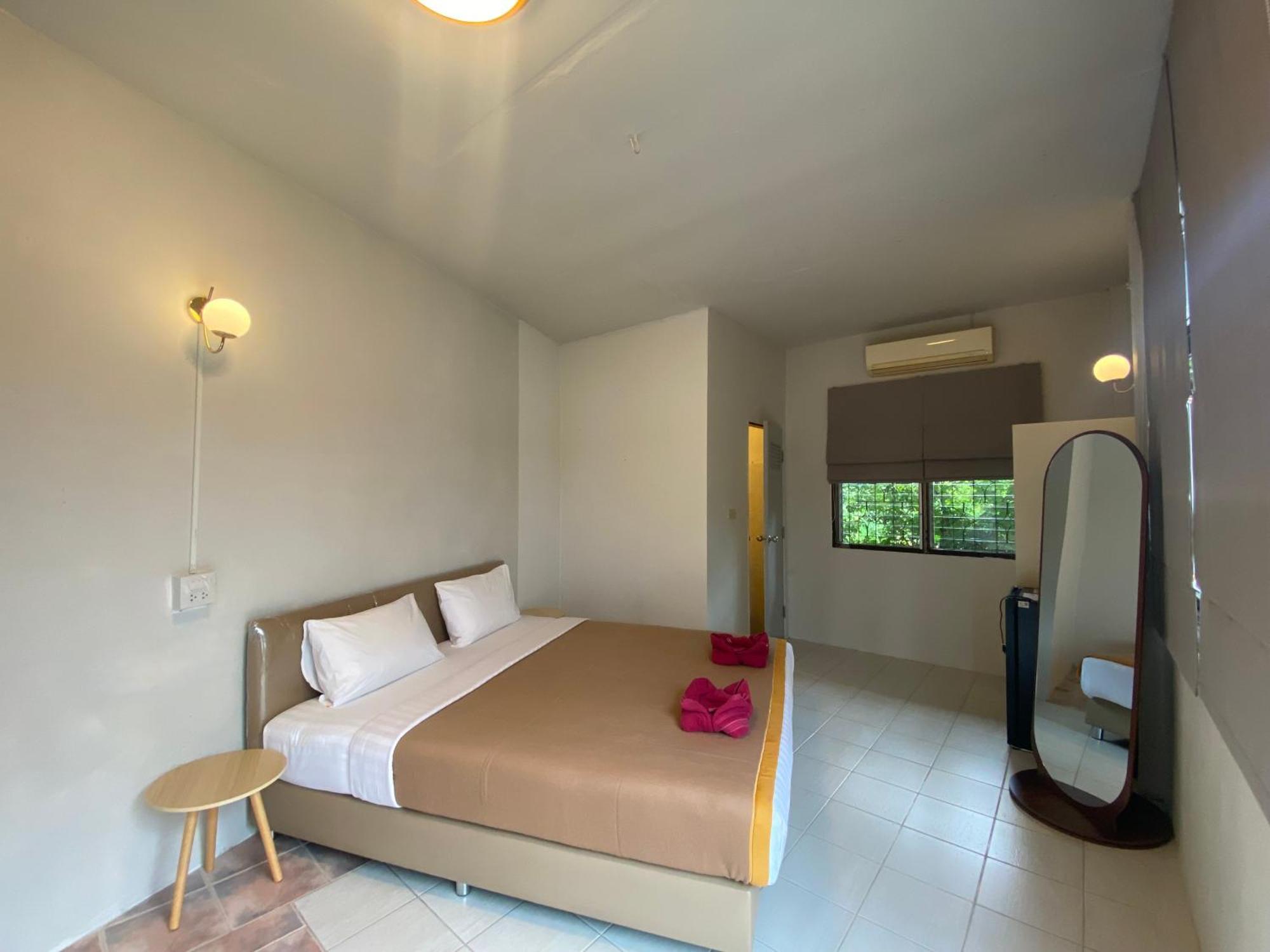 Orchard House 2*