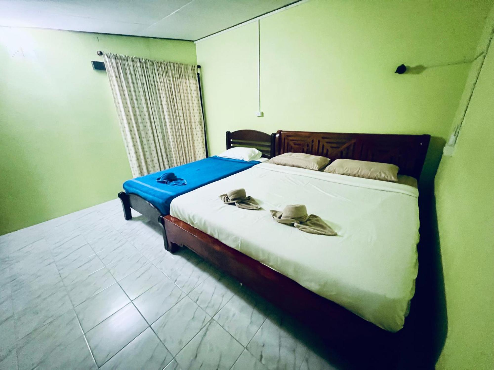 Bed & Breakfast Khaosok Happy House