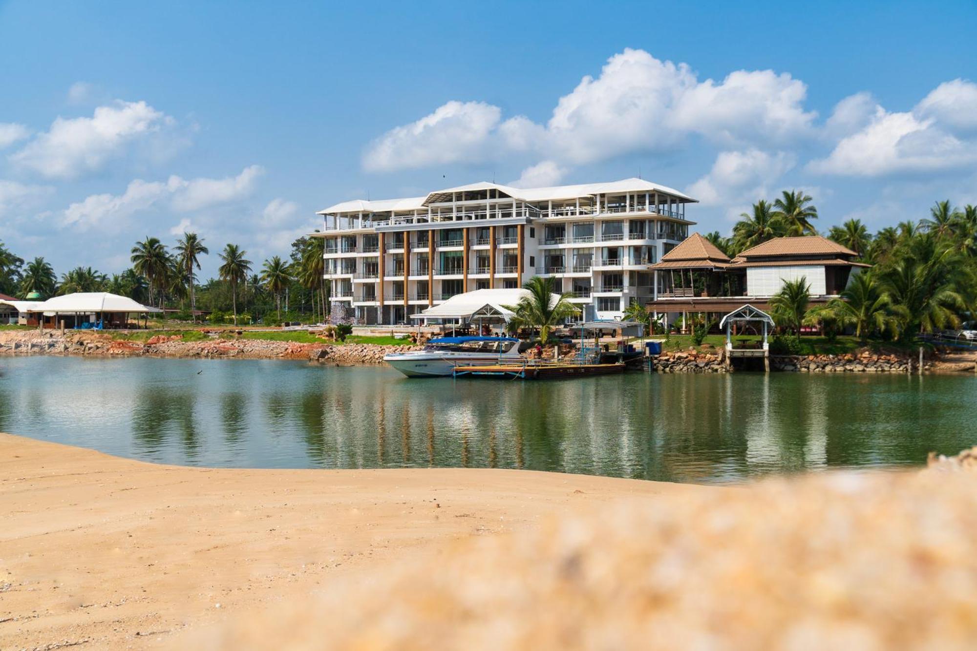 Hotel Koh Talu On Shore & 4*