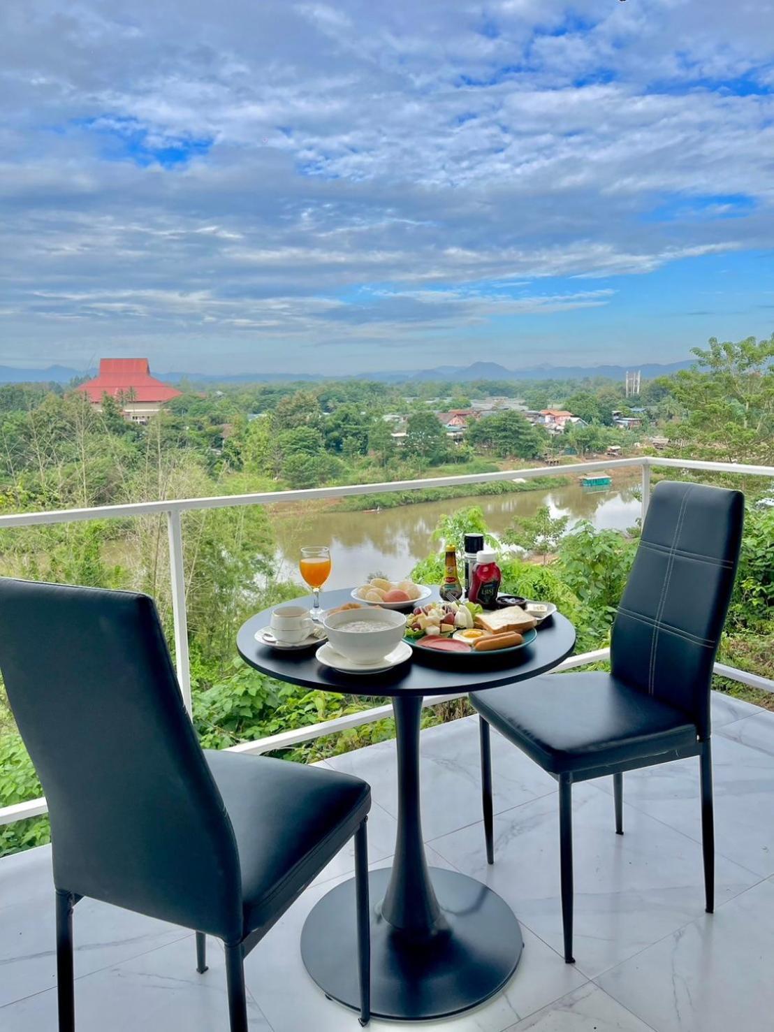 River Valley แอทน่าน Resort *