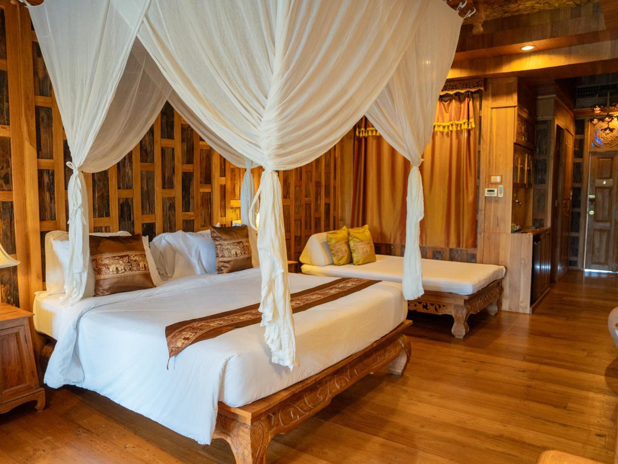 Santhiya Tree Resort 5*