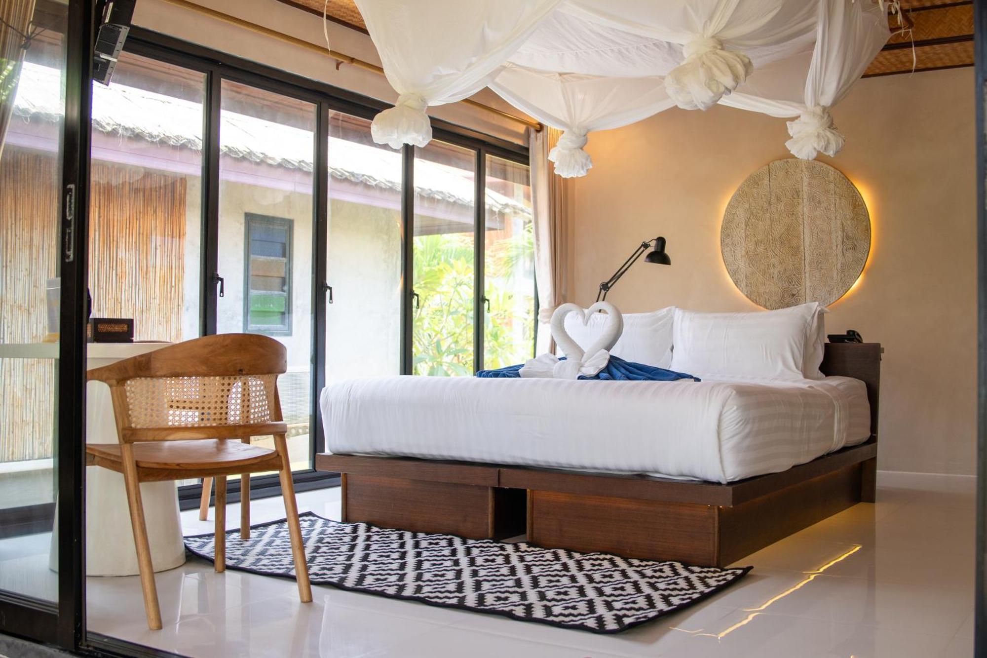 Long - Sha Extra Koh Lanta