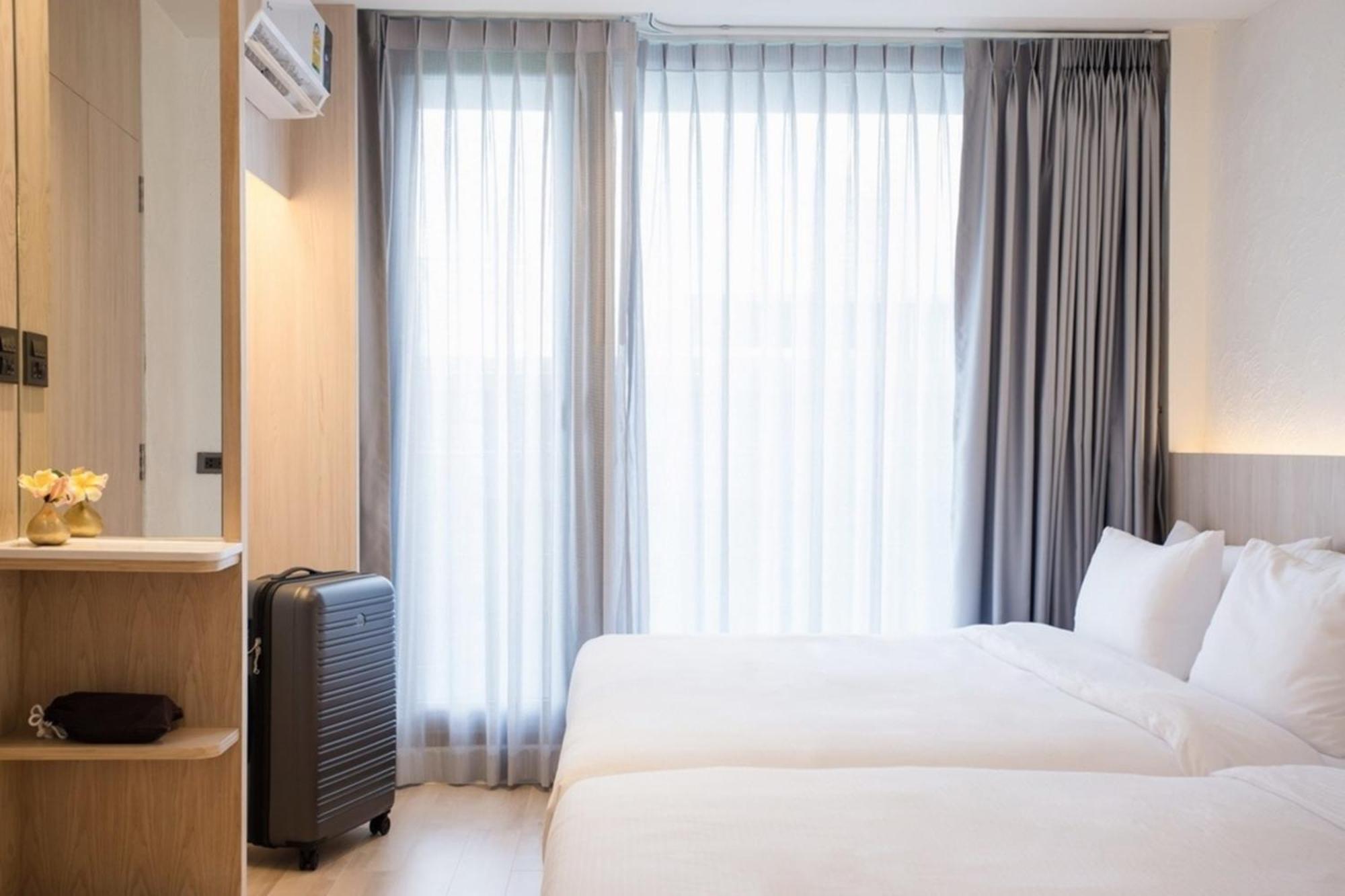 Balcony Seaside Sriracha & Serviced Aparthotel Si Racha