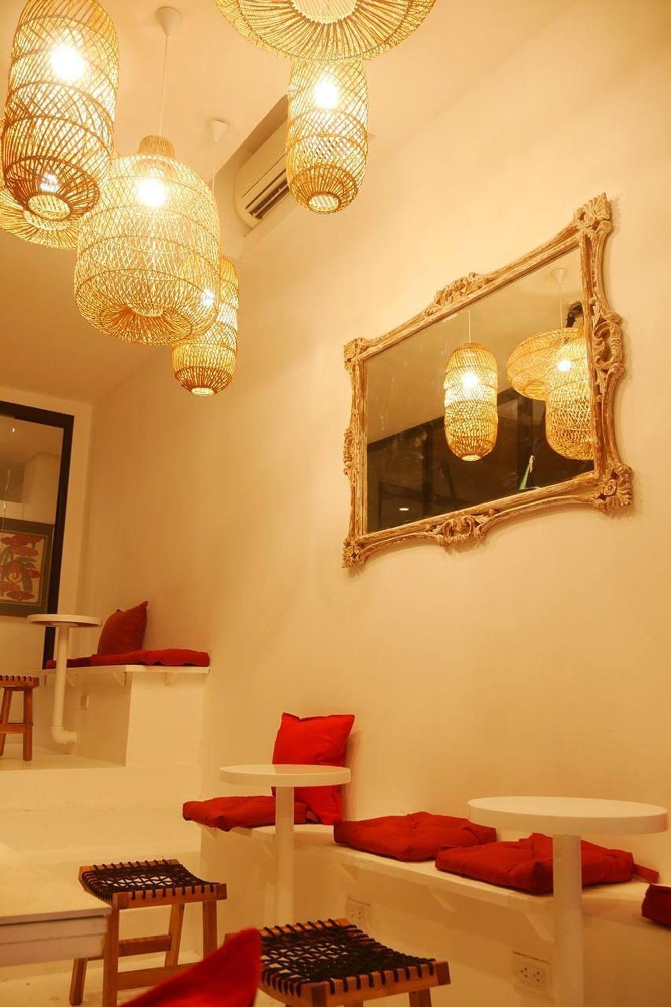 Blu Ari Stylish Gay Poshtel Banguecoque