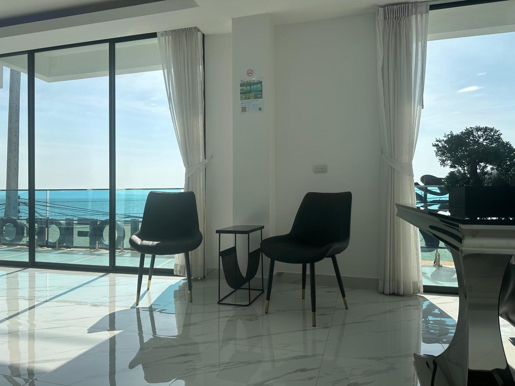Stunning Beachfront View Luxurious 20