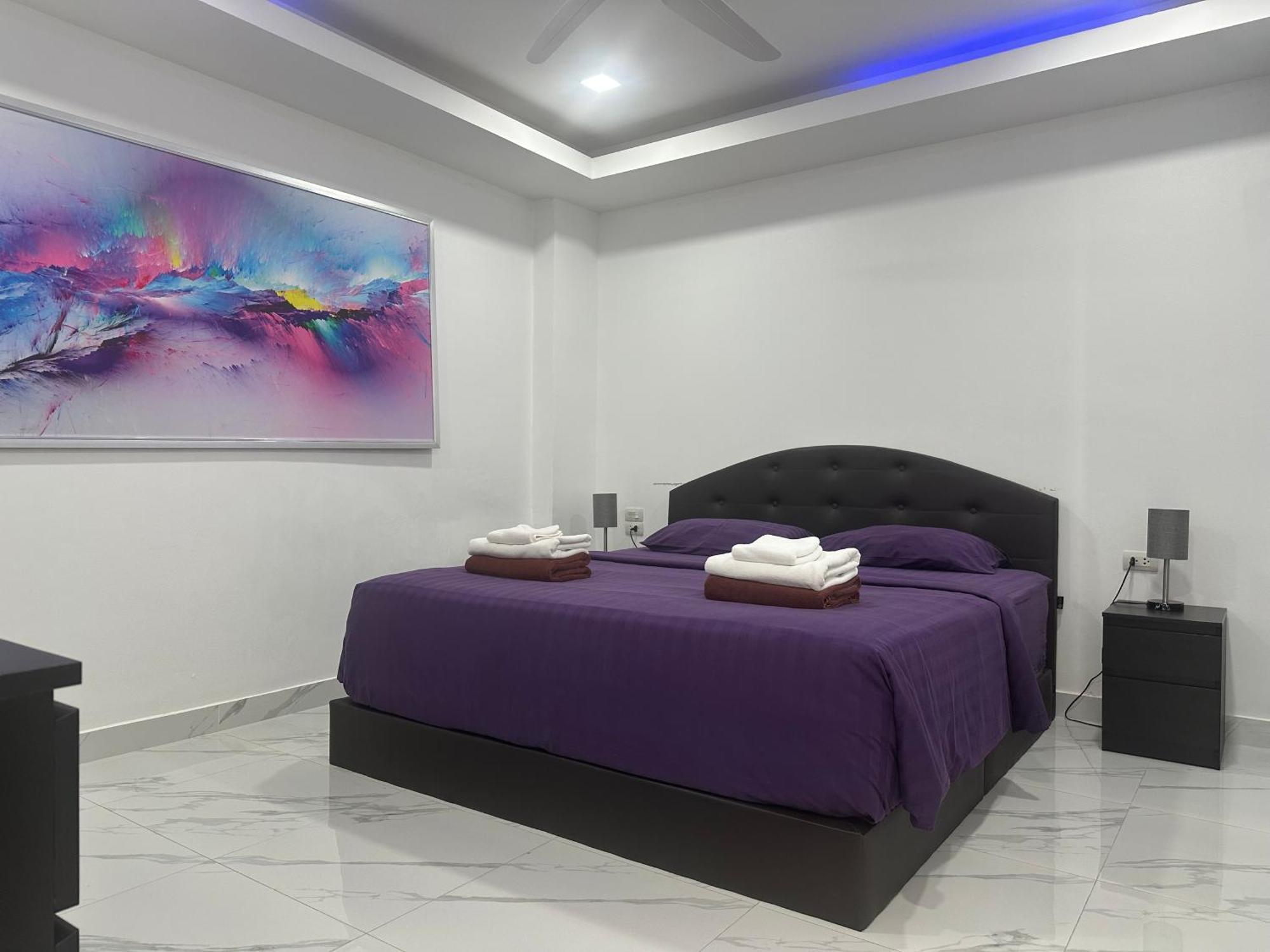 Apartment Stunning Beachfront View Luxurious 20
