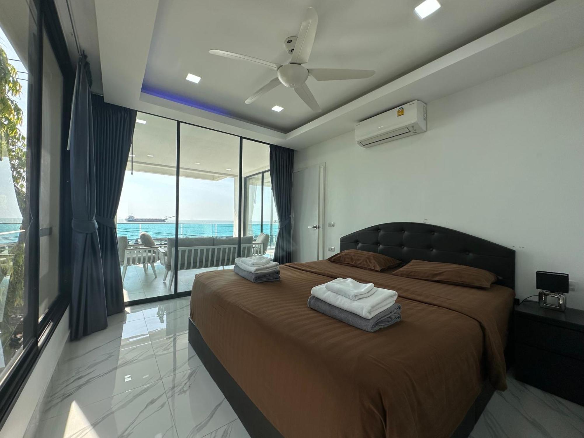 Apartment Stunning Beachfront View Luxurious 20 *