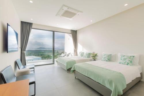 Yamu Hills Panoramic Ocean View 6 Bed Luxury Villa *