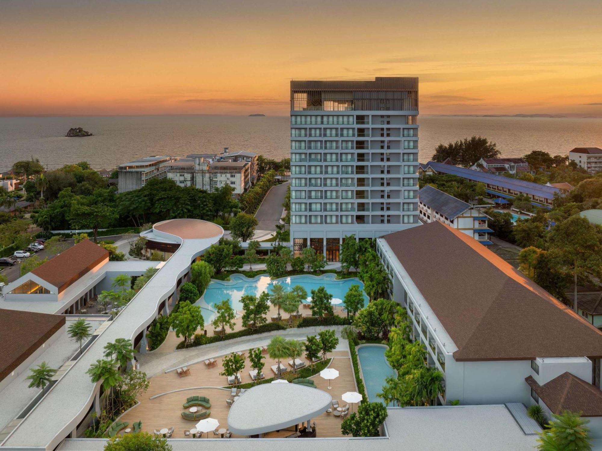 Mercure Rayong Lomtalay & Resort