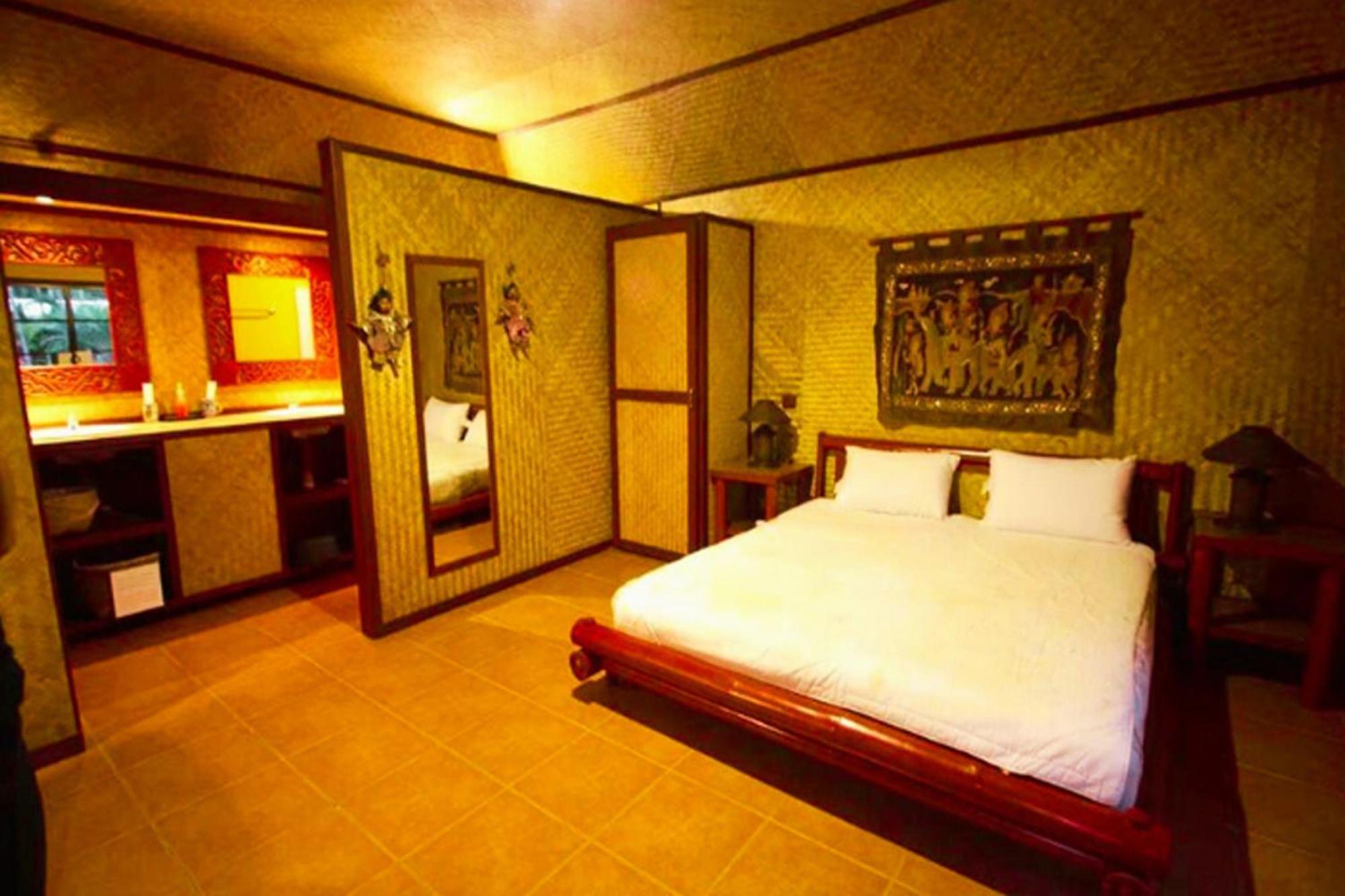 Resort Old Tree's House 2*
